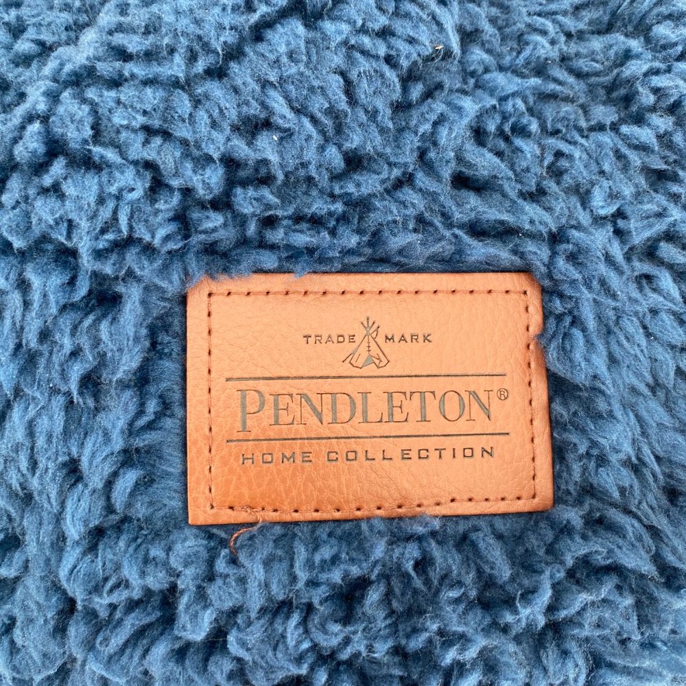 Pendleton Sherpa Fleece Queen Blanket Grand Canyon - Picture 4 of 8